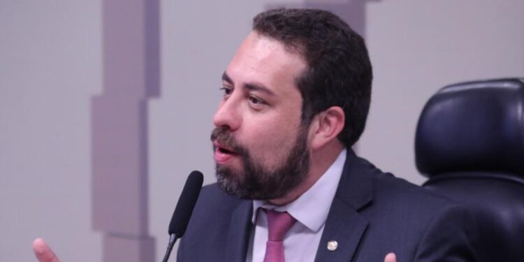 Para fortalecer frente nacional, PT abre mão pela primeira vez de candidatura em São Paulo