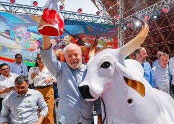 Lula assina decreto para importar energia da Venezuela