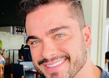 “Passa bem’, diz ex-companheira sobre Sidney Sampaio após cair do primeiro andar em hotel