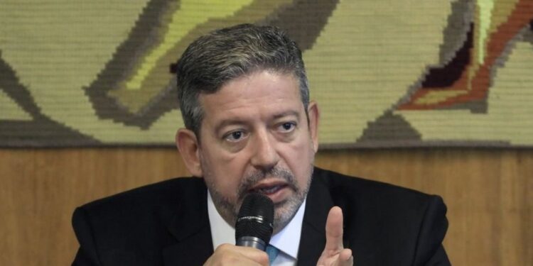 Se não tivesse o centrão, o Brasil seria uma Argentina, diz Lira