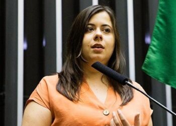 PL formaliza pedido de cassação de Sâmia Bomfim ao Conselho de Ética