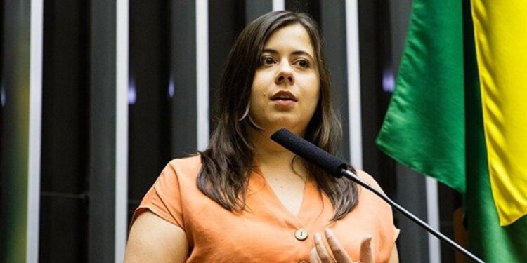 PL formaliza pedido de cassação de Sâmia Bomfim ao Conselho de Ética