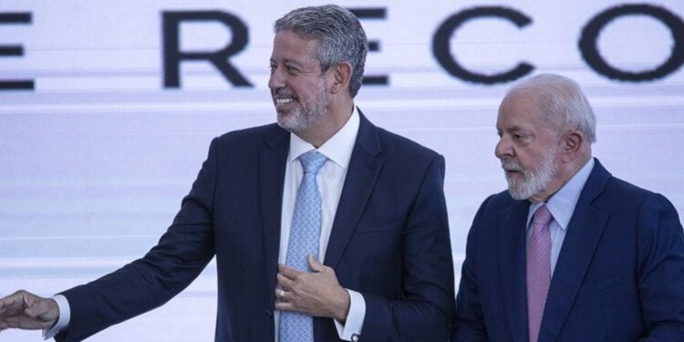 Lula deve se reunir com Lira e indicados a ministérios para tratar da reforma ministerial