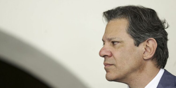 Após fala de Haddad, votação do arcabouço fiscal deve ser adiada novamente