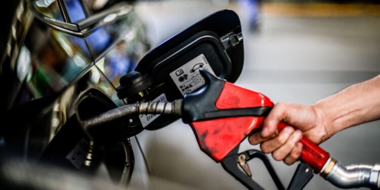 Petrobras anuncia aumento nos preços da gasolina e do diesel