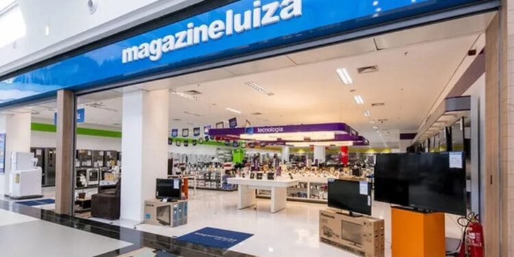 Com prejuízo histórico, Magazine Luiza fecha dois centros de distribuição no Brasil