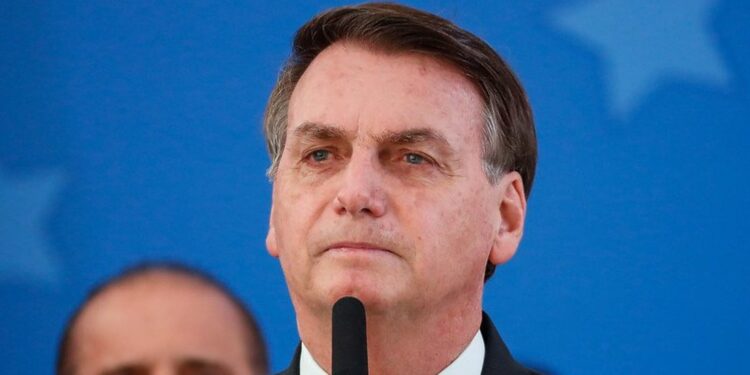 Defesa de Bolsonaro afirma que entrará com queixa-crime por calúnia e difamação contra hacker