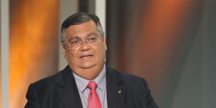 Após depoimento do hacker na CPI dos atos golpistas, Dino nota uma progressão dos indícios contra Bolsonaro