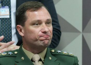 Advogado afirma que Mauro Cid confessará venda de joias a mando de Bolsonaro