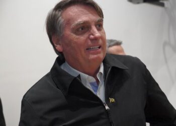 “Sei dos riscos que corro em solo brasileiro”, diz Bolsonaro durante homenagem em Goiás