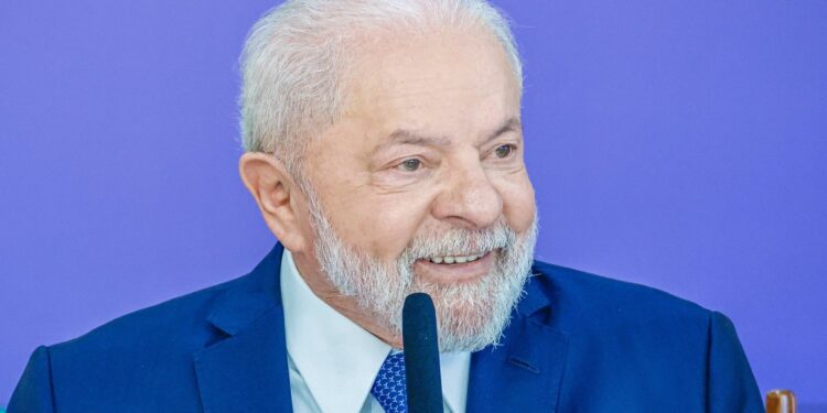 Lula bate recorde de emendas parlamentares liberadas em um único mês