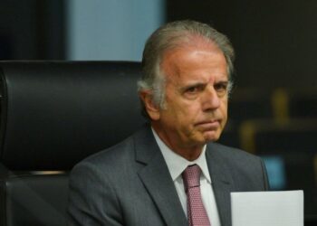 Ministro da Defesa pede à PF nomes dos militares que se encontraram com hacker