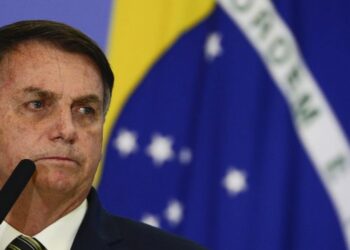 Bolsonaro é internado em hospital de São Paulo