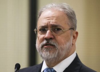 Augusto Aras tentou proteger empresário de investigação, apontam mensagens