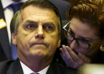 CPI de 8/1 aprova quebra de sigilo de Carla Zambelli e hacker