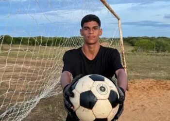 Luva de Pedreiro anuncia que será pai: “Cristiano Ronaldo Jr. vem aí, tô feliz”