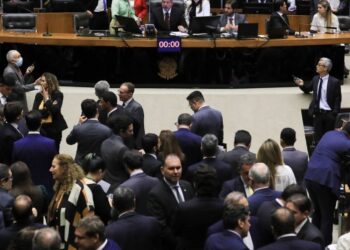 STF obriga Congresso a revisar tamanho das bancada estaduais de acordo com novo Censo