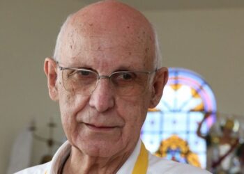 “Petista Vagabundo”: Padre Júlio Lancellotti é ameaçado com bilhete na porta da igreja