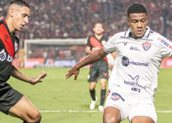 Com um a menos, Vitória segura empate contra o Atlético-GO e abre 3 pontos para o vice-líder