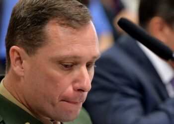 Mauro Cid presta novo depoimento à PF por cerca de dez horas