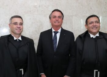 E-mails mostram ‘agendas privadas’ de Bolsonaro com ministros do STF após crises com Moraes