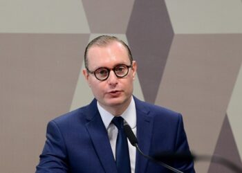 Internautas reagem de forma positiva a voto contrário de Zanin sobre descriminalização da maconha