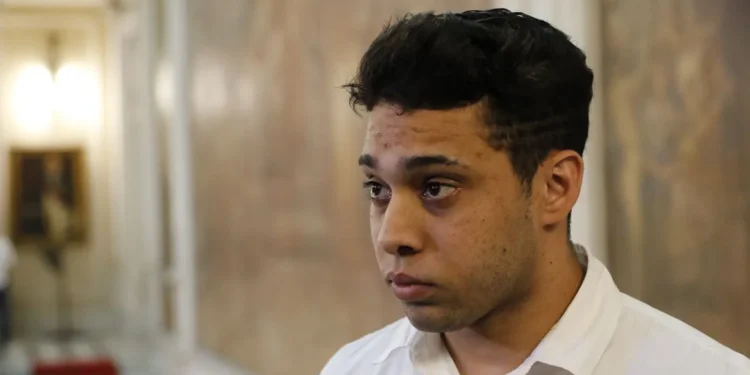 Cumprindo pena por estupro, Gabriel Monteiro se casa em presídio