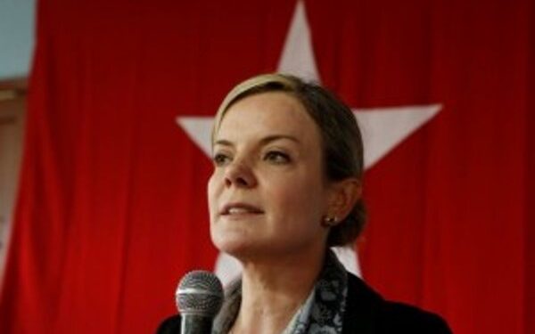 Presidente do PT insinua que apagão pode ter relação com privatização da Eletrobrás