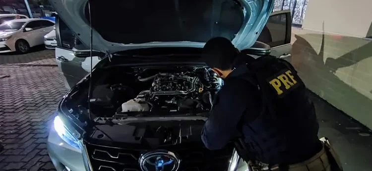 Hilux comprada por R$ 180 mil é apreendida na BR 101