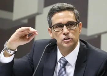 Reajuste dos combustíveis foi decisão “acertada”, diz Campos Neto