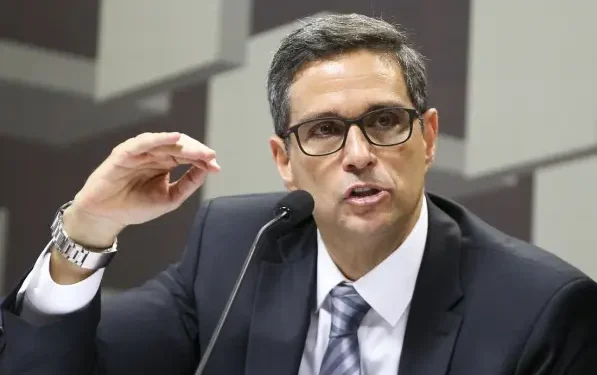 Reajuste dos combustíveis foi decisão “acertada”, diz Campos Neto