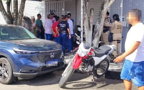 Dupla que chacinou ciganos em Feira segue foragida; alvo de atiradores respondia por homicídio e negociava rendição