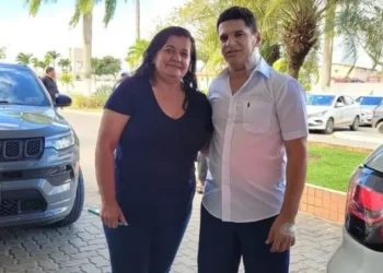 Prefeito baiano recebe alta de hospital após ser baleado de raspão em sítio