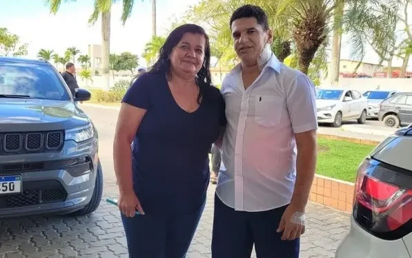 Prefeito baiano recebe alta de hospital após ser baleado de raspão em sítio