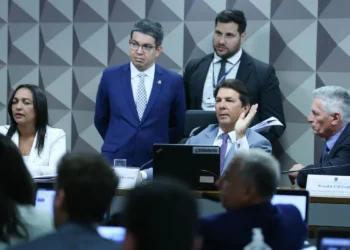 CPMI quebra sigilos de Mauro Cid, Anderson Torres e militares do GSI