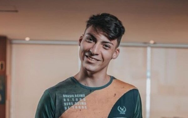 Jair Renan Bolsonaro vive em um apartamento milionário; saiba valor