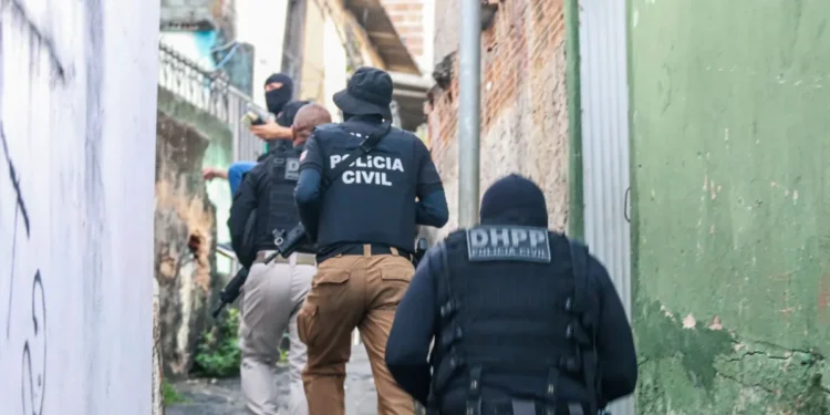 Líder de grupo criminoso é morto em megaoperação da Polícia Civil