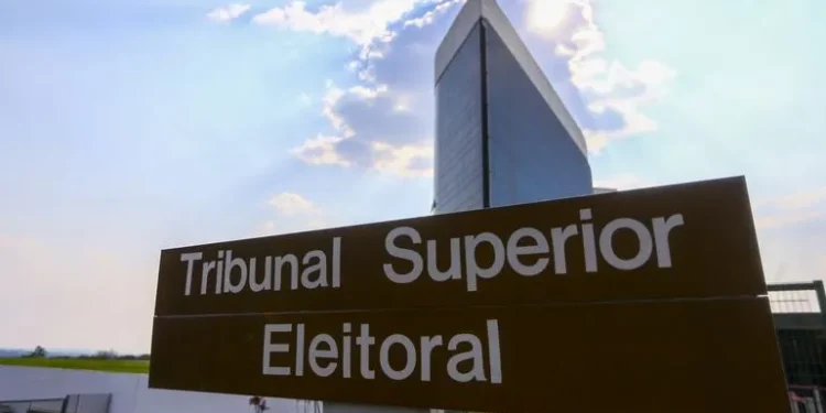 Operação da PF desarticula esquema de fraude no INSS