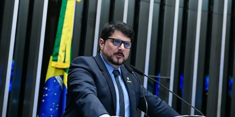 Marcos do Val apela ao STF para devolver suas contas nas redes sociais