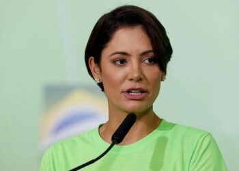 Ministro do STF autoriza defesa de Michelle a acessar investigação sobre joias