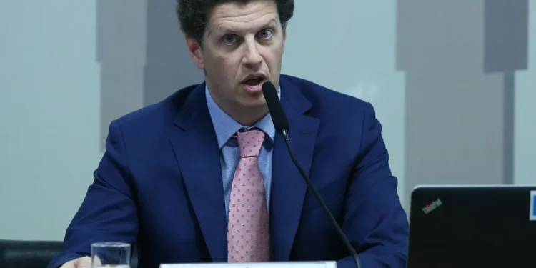 Movimento indígena pede que Salles seja investigado após ação na BA