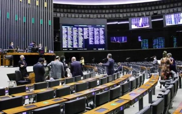 Oposição defenderá plebiscito sobre drogas e aborto em reação ao STF
