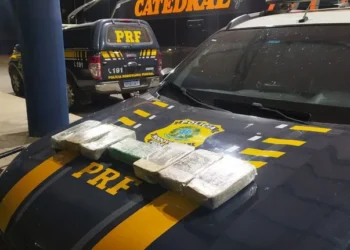 PRF apreende 7 kg de pasta base de cocaína em Barreiras