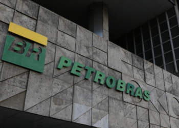 Petrobras conclui venda de dois campos de petróleo na Bacia do ES
