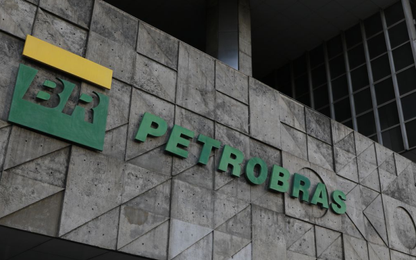 Petrobras conclui venda de dois campos de petróleo na Bacia do ES
