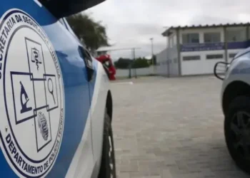 Polícia interrompe velório para levar corpo para perícia