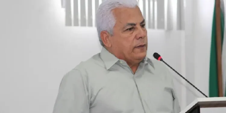 Prefeito é vaiado na festa de emancipação de município baiano