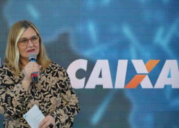 Caixa prepara contrato para monitorar políticos