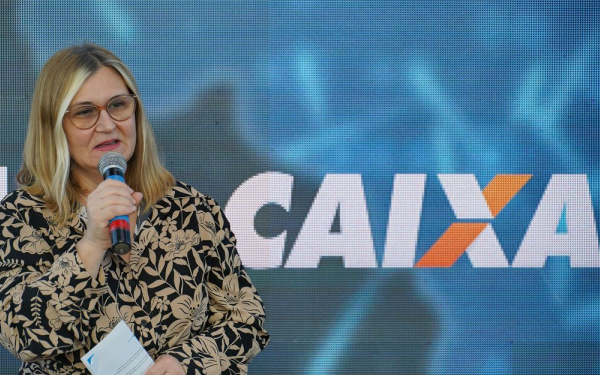 Caixa prepara contrato para monitorar políticos