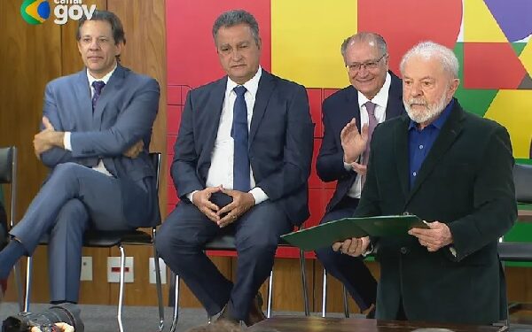 Lula assina MP que tarifa fundos dos ‘super-ricos’ e envia projeto de offshores